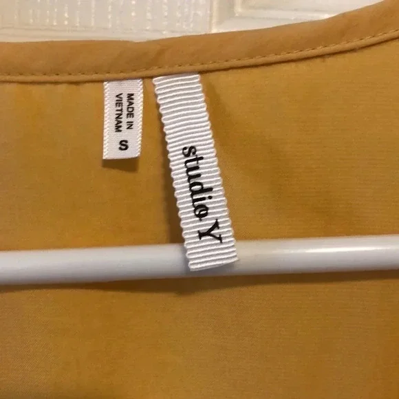 Gold top - Picture 4 of 4